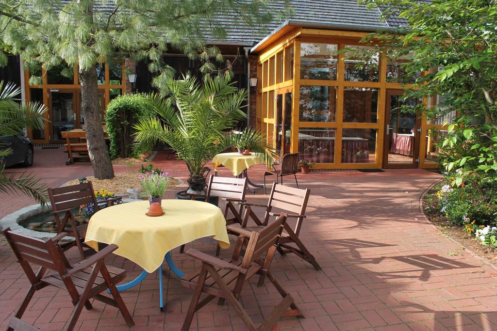 Hôtel Landgasthof Simke à Rietz Neuendorf Extérieur photo