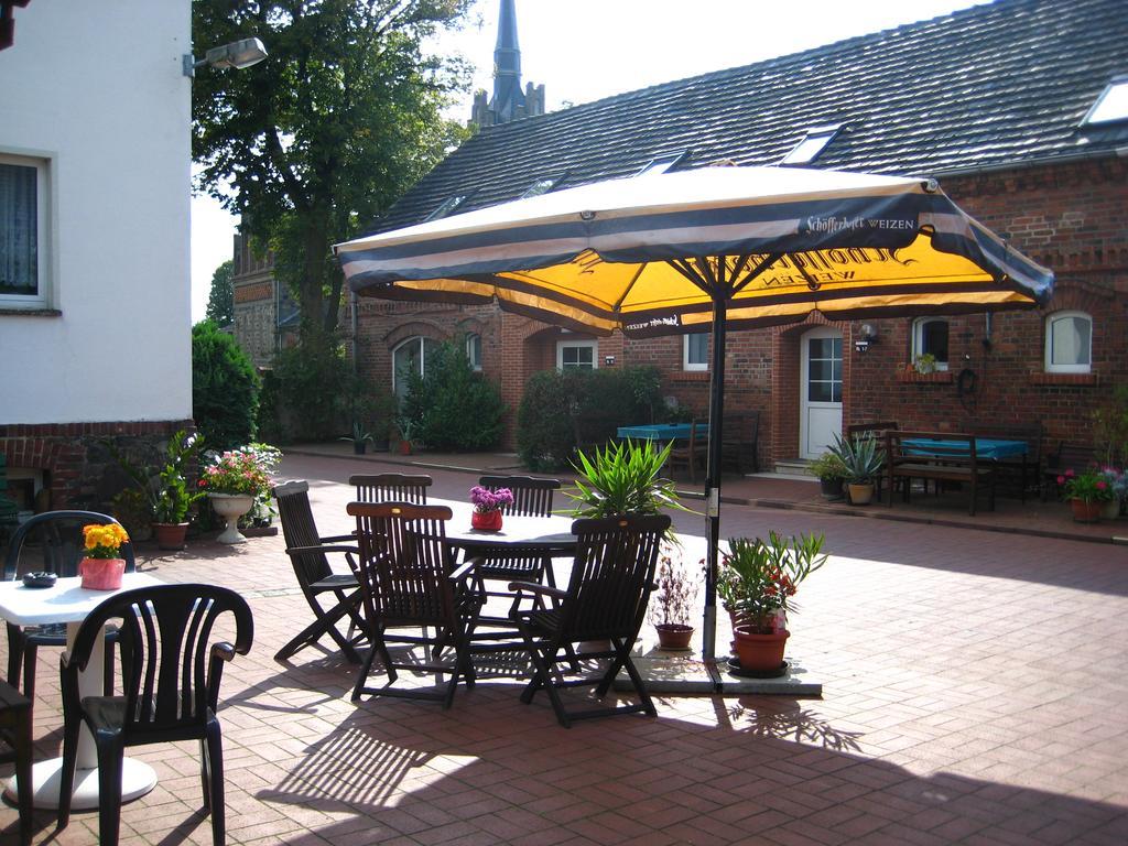 Hôtel Landgasthof Simke à Rietz Neuendorf Extérieur photo